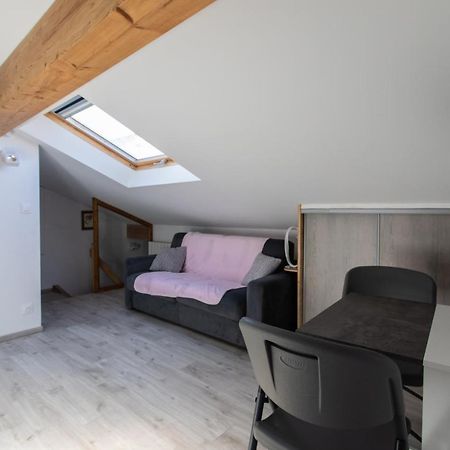 Le Coq Charmant Petit Studio En Centre Ville D'Embrun Esterno foto