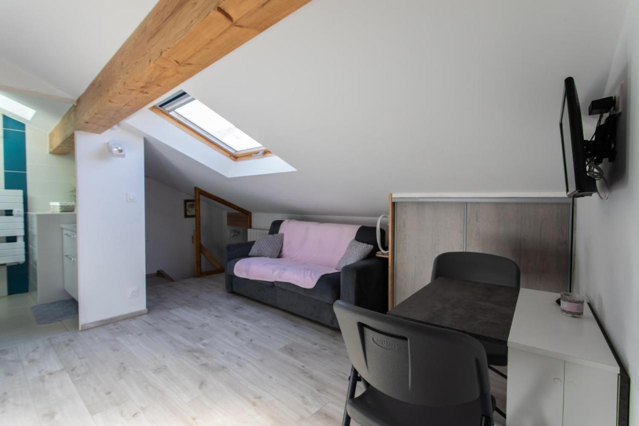 Le Coq Charmant Petit Studio En Centre Ville D'Embrun Esterno foto